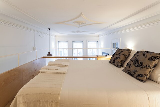 スーペリア ロフト アパートメント