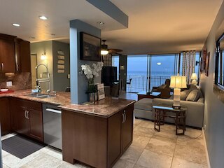 ホエール ウォッチング フロム ユア ラナイ - トロピカル オーシャンフロント 2-2 イン ウェスト マウイ