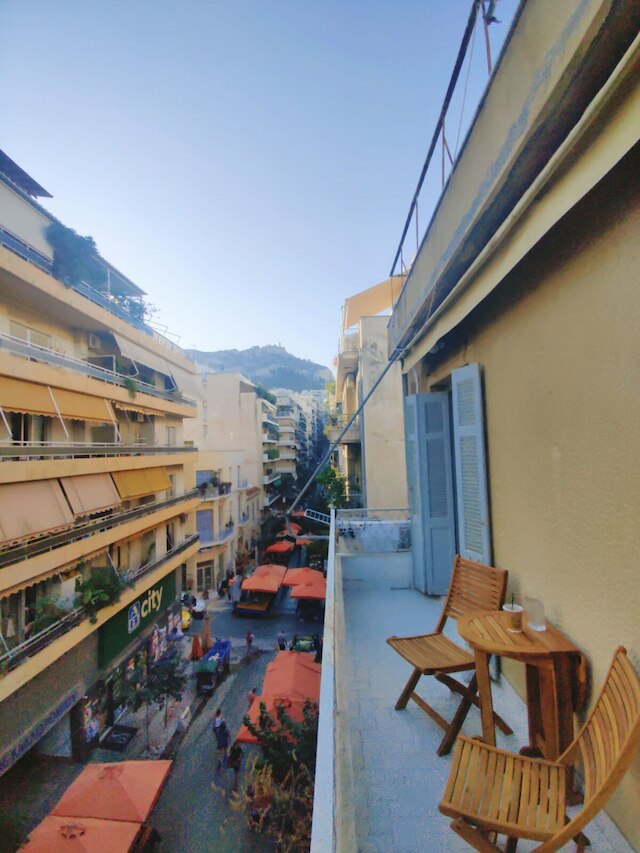 スタイリッシュ 1 ベッドルーム アパートメント ウィズ レトロ キッチン ビュー バルコニー