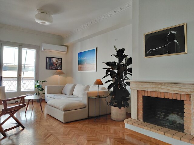 スタイリッシュ 1 ベッドルーム アパートメント ウィズ レトロ キッチン ビュー バルコニー