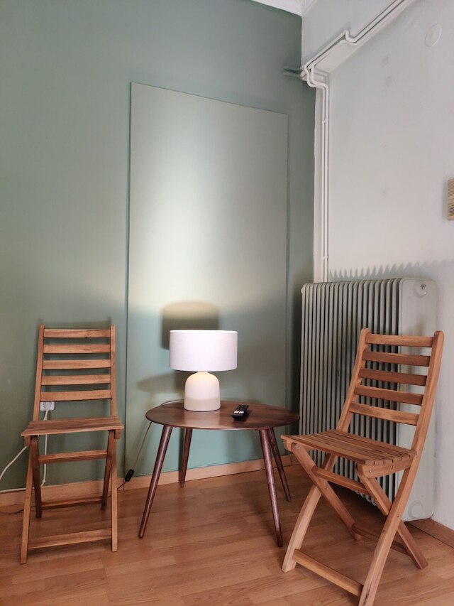 コージー 1 ベッドルーム アパートメント ウィズ バルコニー イン バイブレント エクサルヒア