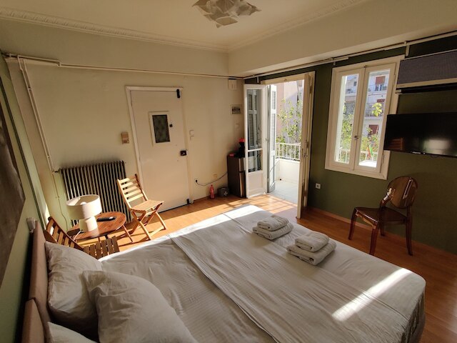 コージー 1 ベッドルーム アパートメント ウィズ バルコニー イン バイブレント エクサルヒア