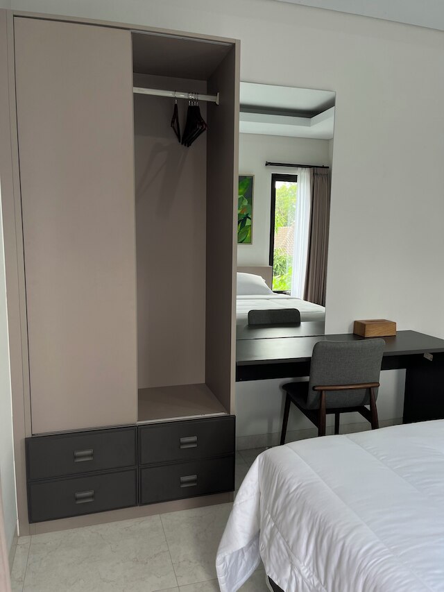 アルナ カラサン