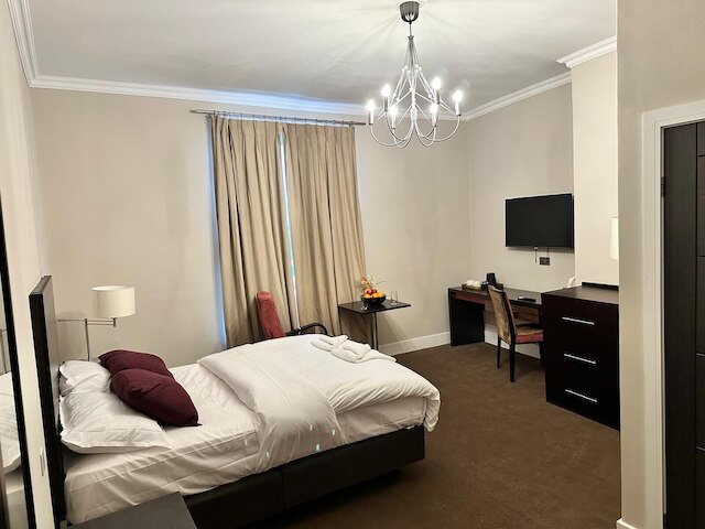 グリーン アリアナ ホテル アンド レストラン