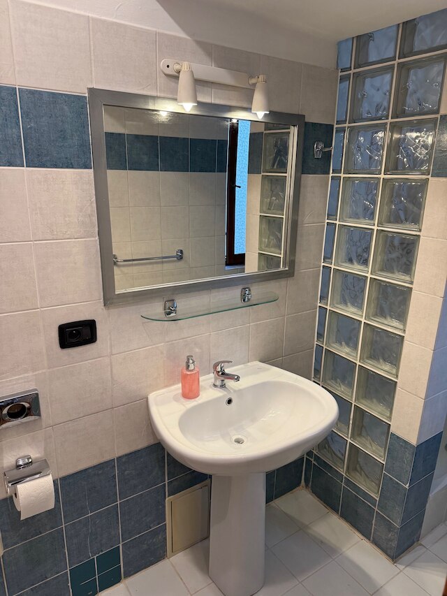 スタジオ - スリープス 2 - スモーキング オン バルコニー - ペッツ - WiFi