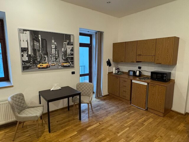 スタジオ - スリープス 2 - スモーキング オン バルコニー - ペッツ - WiFi