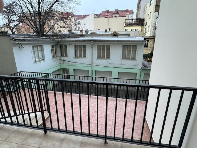 スタジオ - スリープス 2 - スモーキング オン バルコニー - ペッツ - WiFi