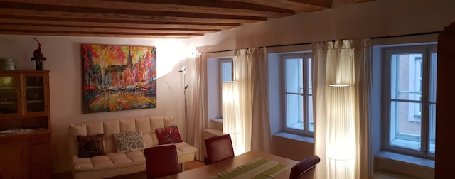 ロマンチック、セントラル シチュエイテッド 75m2 フラット