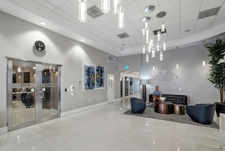 ブリッケル ハイフロア ラグジュアリー コンド