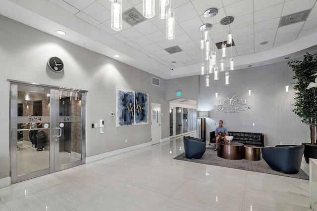 ブリッケル ハイフロア ラグジュアリー コンド