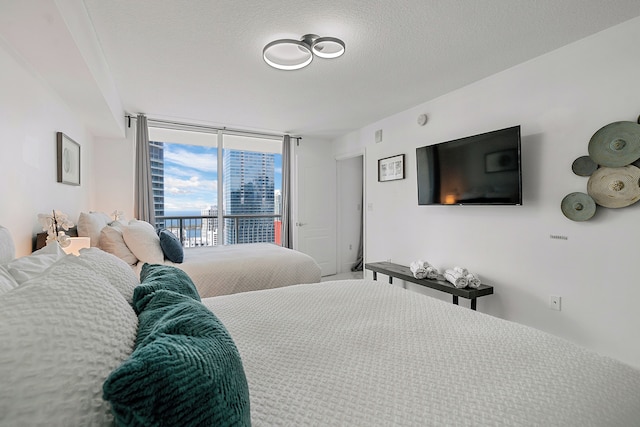 ブリッケル ハイフロア ラグジュアリー コンド