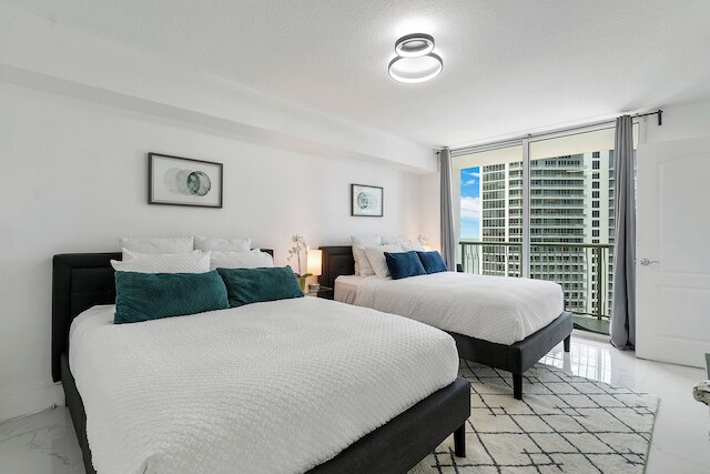 ブリッケル ハイフロア ラグジュアリー コンド