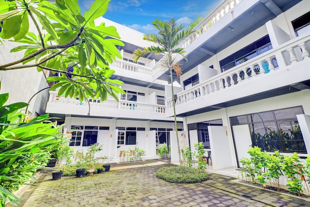 コレクション O アット ジャラン パドマ ニア レギャンビーチ