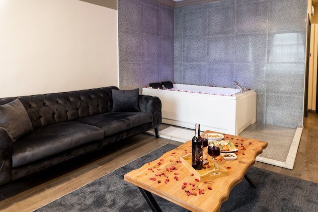 アリーナ ラグジュアリー