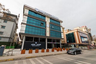 アリーナ ラグジュアリー