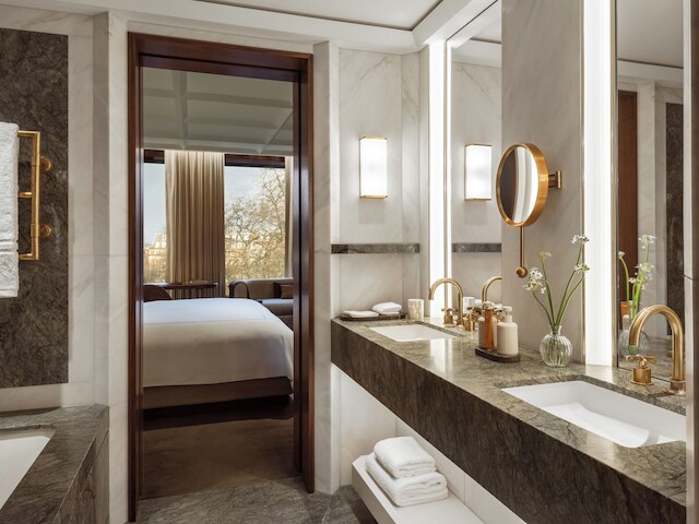 ザ チャンセリー ローズウッド