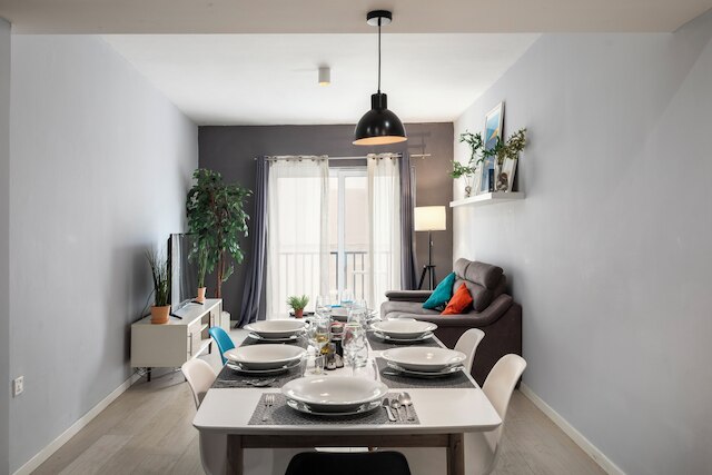 モダン エンスイート ルームズ ニア バルータ ベイ