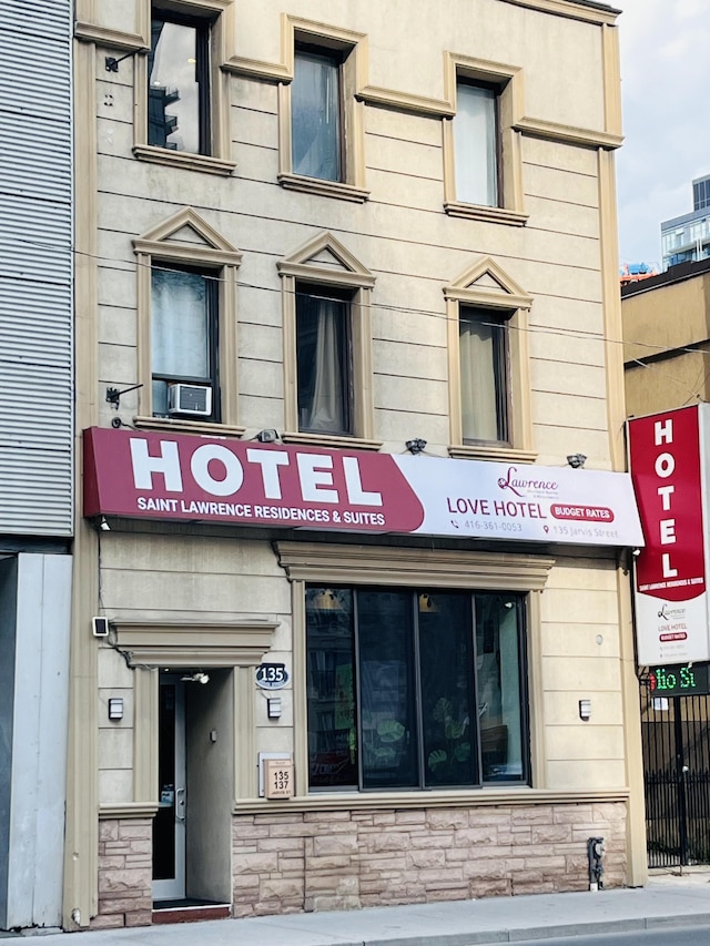 モエズ スイート ホテル