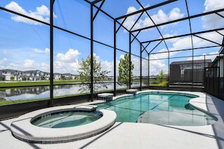 ラグジュリアス 15 ベッドルーム ヴィラ ウィズ レイクビュー & ゲーム/シアター