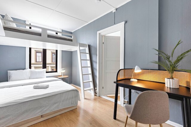 ビッグ アンド ブライト アパートメント イン ザ センター