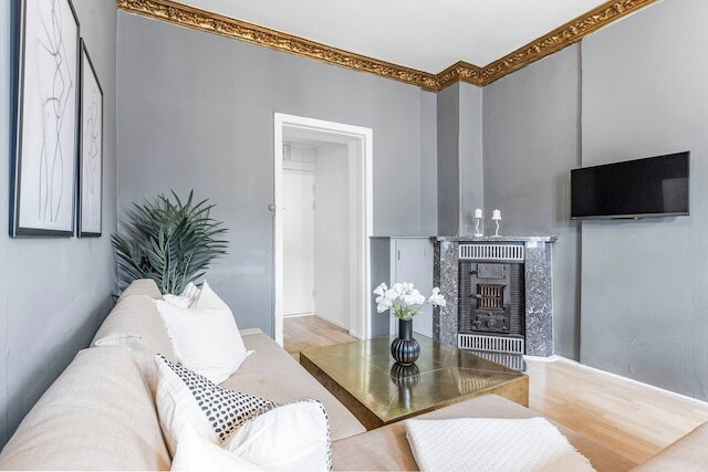 ビッグ アンド ブライト アパートメント イン ザ センター