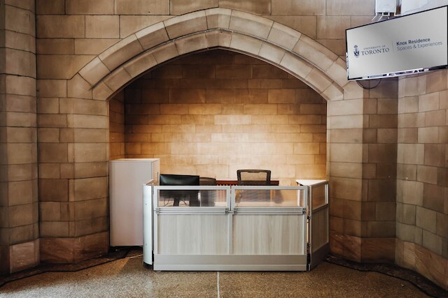 ノックス レジデンス ユニバーシティ オブ トロント