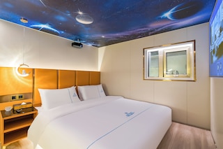 DequanHotelJintaiRoadSubwayStationBranch