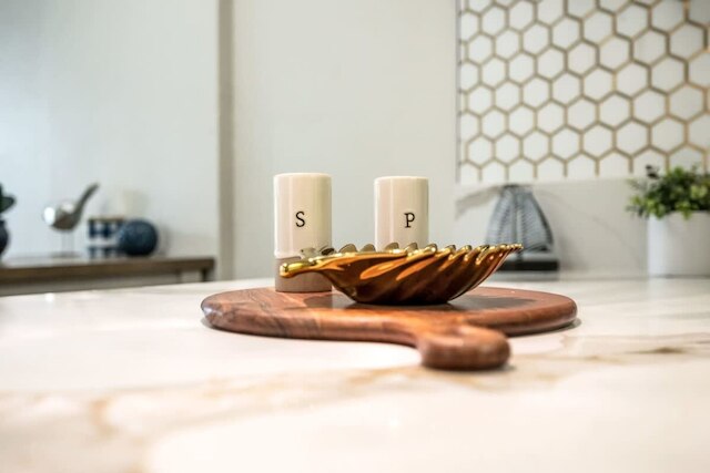 ツーベッドルーム アパートメント ウィズ ア サニー パティオ