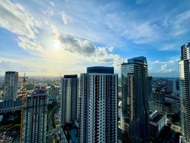 ダウンタウン マイアミ ラグジュアリー 1 BD スタジオ インセイン アメニティーズ