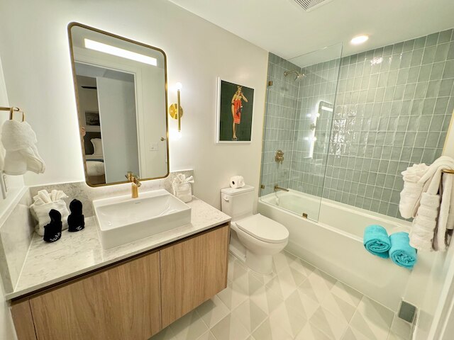 ダウンタウン マイアミ ラグジュアリー 1 BD スタジオ インセイン アメニティーズ