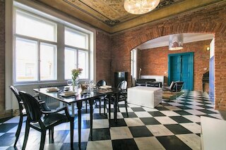 オールド タウン スクエア, 2 バスルームズ, ユニーク デザイン