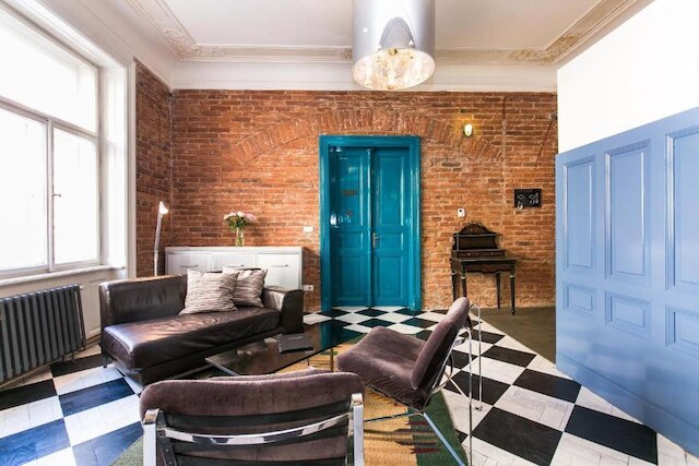 オールド タウン スクエア, 2 バスルームズ, ユニーク デザイン