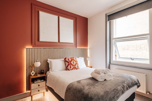 コージー アンド モダン デュプレックス イン ザ ハート オブ アールズ コート