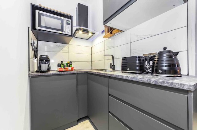 モダン アンド スペーシャス デュプレックス イン アールズ コート