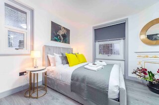 モダン アンド スペーシャス デュプレックス イン アールズ コート