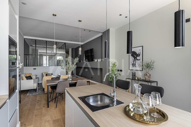 フラット 4 10m ウォーク トゥ ベルナベウ レアルマドリード スタジアム