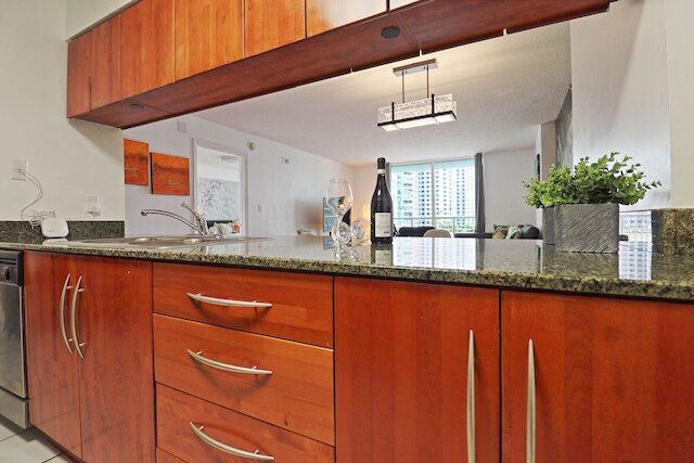 スタイリッシュ 1ベッドルーム アット ブリッケル ベイ クラブ バイ オンラックステイ