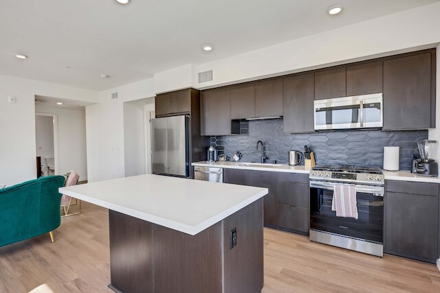 ラグジュアリー 2BR ハリウッド プールビュー バイ ワンラックスステイ