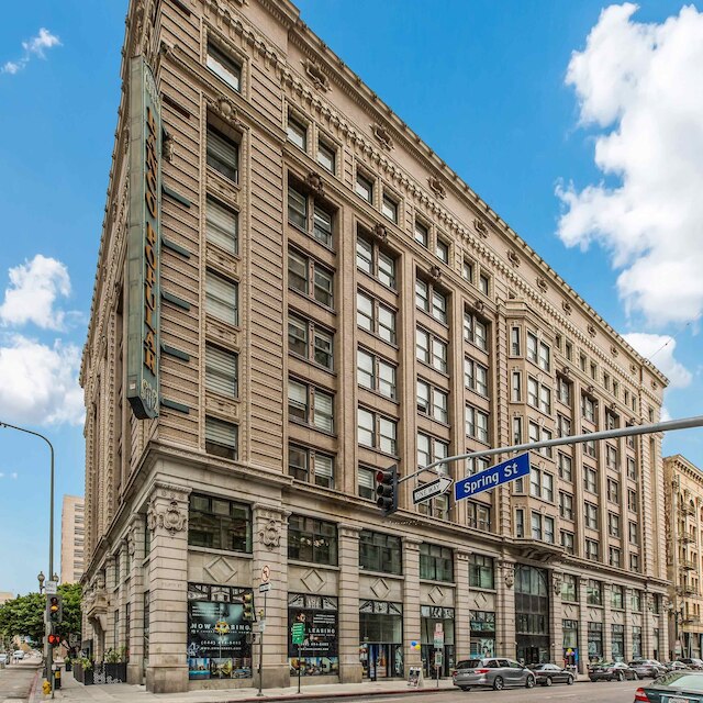 スタイリッシュ 2ベッドルーム/2バスルーム アット HWH バイ Oneluxstay