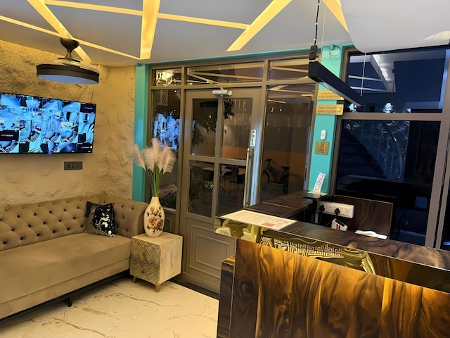 LG シグネチャー スイーツ カルヤン ナガル