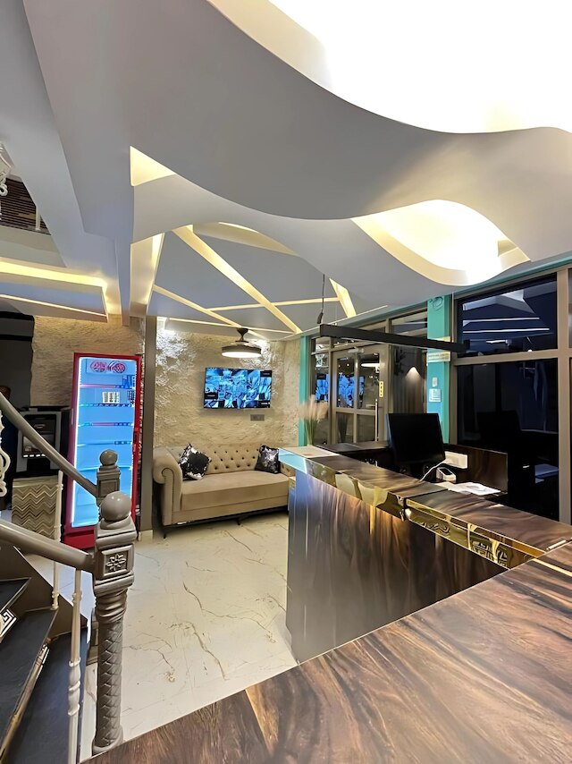 LG シグネチャー スイーツ カルヤン ナガル