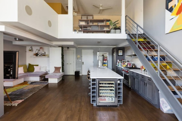 デカルブ バイ ローブ トラベル デュプレックス ロフト ウィズ テラス