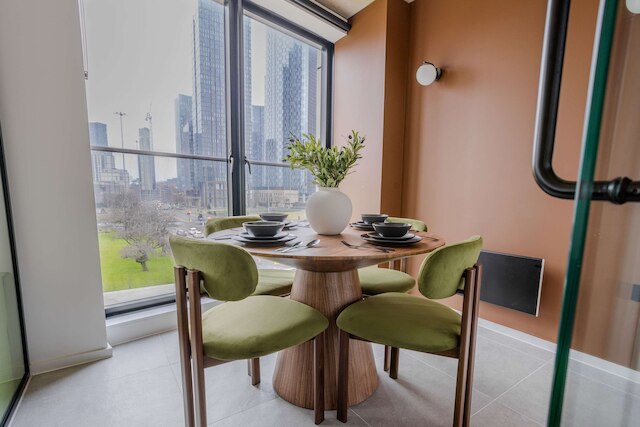 ミドリ スイート 2ベッドルーム シティ ビューズ