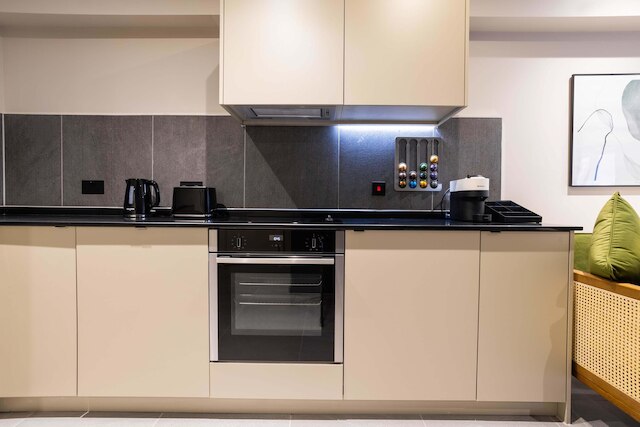 ヴェルダナ スイート 1ベッドルーム フラット ニア センター