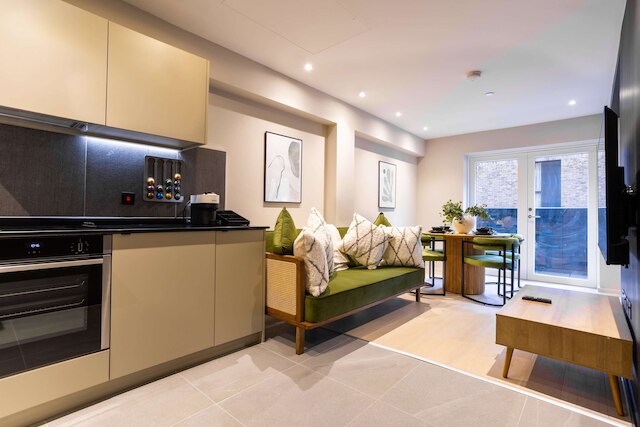 ヴェルダナ スイート 1ベッドルーム フラット ニア センター