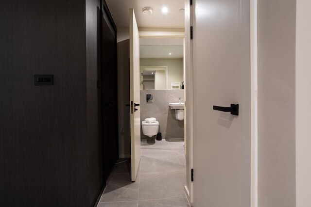 ヴェルダナ スイート 1ベッドルーム フラット ニア センター