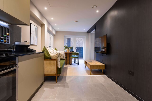 ヴェルダナ スイート 1ベッドルーム フラット ニア センター