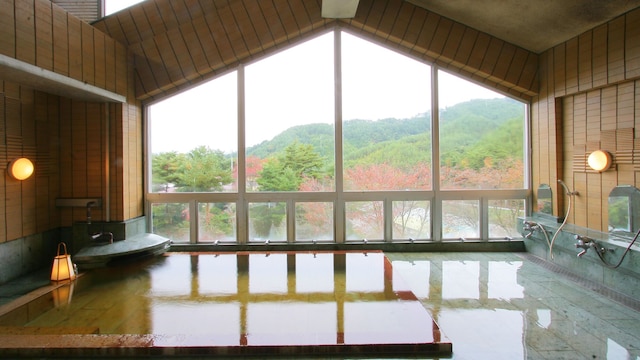 信州穴沢温泉　松茸山荘