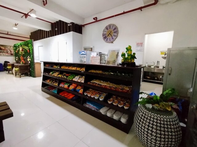 スリット バジェット ホテル