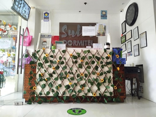 スリット バジェット ホテル